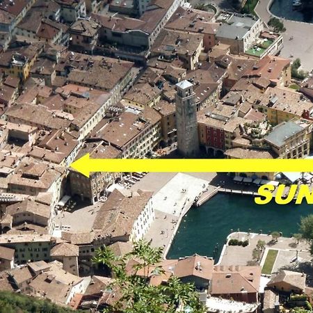 Appartamento Sunrise - Centro Storico N2 Riva del Garda Esterno foto