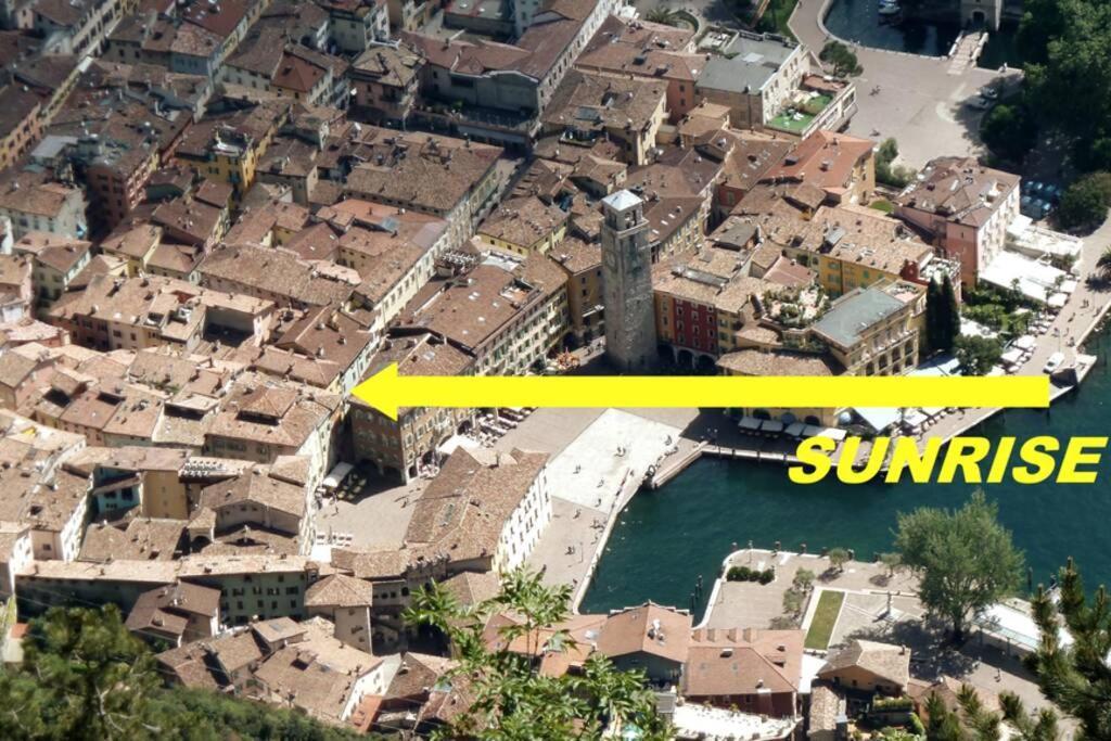 Appartamento Sunrise - Centro Storico N2 Riva del Garda Esterno foto