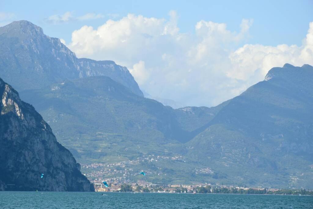 Appartamento Sunrise - Centro Storico N2 Riva del Garda Esterno foto